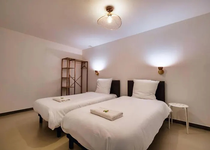 L'industriel - Parking Prive * Remeš