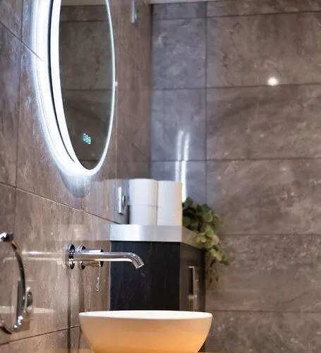 L'industriel - Parking Prive Remeš